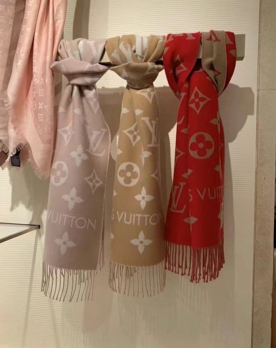 LV Simply Scarves 